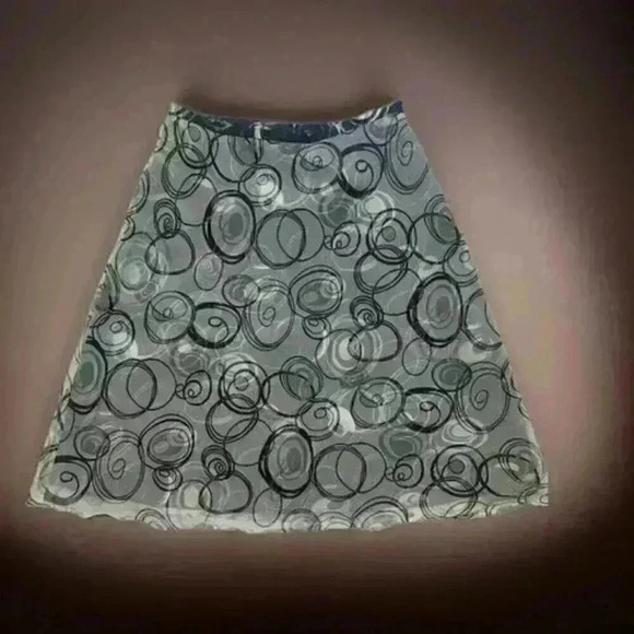 Apt. 9 Women's Silky Skirt Size 4 - Picture 2 of 3